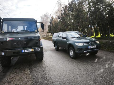 Mezőgazdasági vadászautó Mitsubishi L200, osztrák fegyveres erők zöld, carry boy, honvédségi, katonai, klímás 4x4 terepjáró Mezőgazdasági vadászautó Mitsubishi L200, osztrák fegyveres erők zöld, carry boy, honvédségi, katonai, klímás 4x4 terepjáró