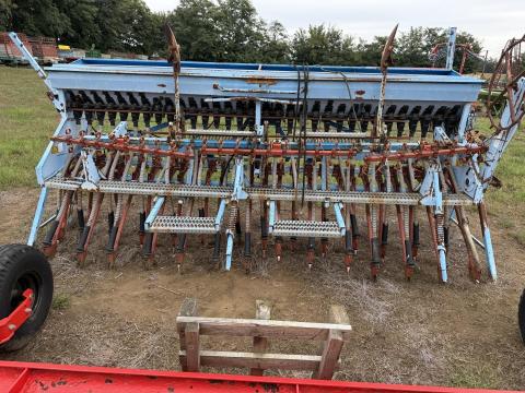 LEMKEN 4 m-es gabonavetőgép LEMKEN 4 m-es gabonavetőgép