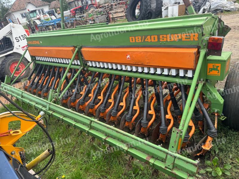 AMAZONE D8 40 SUPER,  4 MÉTERES,  TÁRCSÁS VETŐGÉP,  APRÓMAG VETÉSÉRE IS ALKALMAS