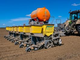 Precision Planting alkatrészek raktárról