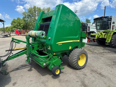 John Deere 854 MaxiCut bálázó John Deere 854 MaxiCut bálázó