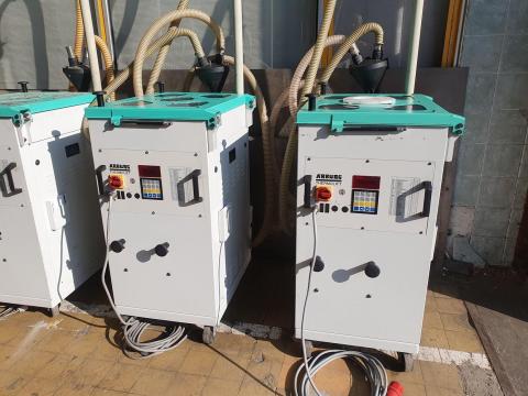 Szárító, szárazlevegős szárító, Arburg Thermolift 100-2 több darab eladó Szárító, szárazlevegős szárító, Arburg Thermolift 100-2 több darab eladó