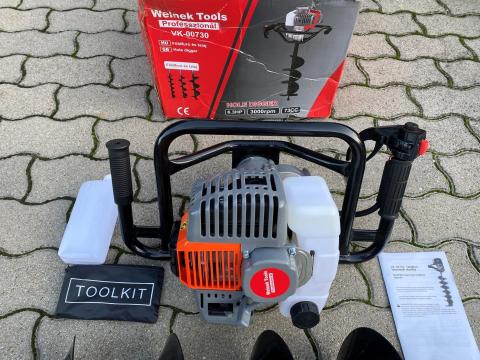Földfúró, talajfúró 73 cm³ / 6,3 LE gödörfúró + 100, 150, 200 mm-es fúrószárak, 50 cm toldószár – Welnek Tools VK-00730 Földfúró, talajfúró 73 cm³ / 6,3 LE gödörfúró + 100, 150, 200 mm-es fúrószárak, 50 cm toldószár – Welnek Tools VK-00730