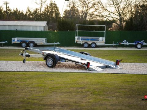 Új Martz Tieflader 350 autószállító utánfutó (1800 kg) most 1.364.000 Ft helyett br. 1.278.000 Ft
