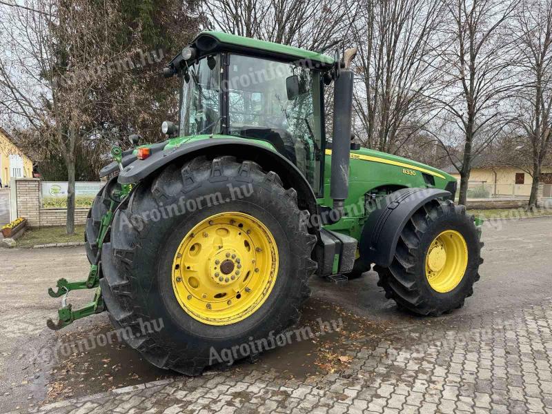 John Deere 8330
