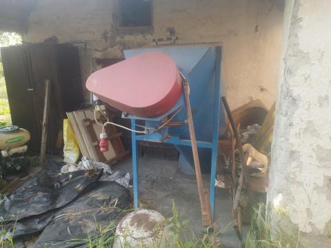 Takarmánykeverő eladó 2,2 kW-os villanymotorral