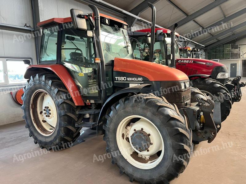 NEW HOLLAND TS90 TRAKTOR,  FRONTHIDRAULIKÁVAL,  FRONTKARDÁNNAL