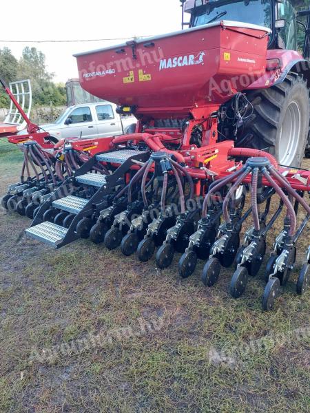 Mascar Montana 450 pneumatikus gabonavetőgép mélységállítóval és tömörítő kerékkel