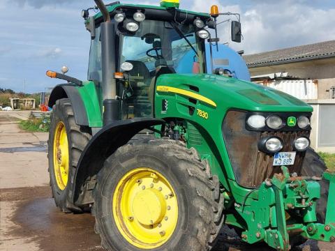 John Deere 7830 20+20 fokozatú AutoQuad váltóval John Deere 7830 20+20 fokozatú AutoQuad váltóval