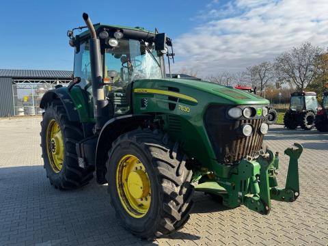 John Deere 7830, 20+20 fokozatú AutoQuad váltóval, készletről