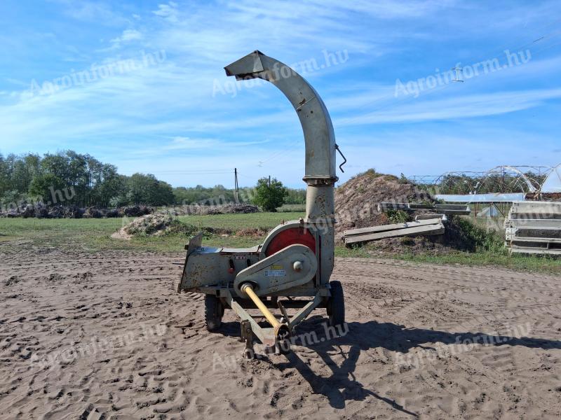 Pöttinger AP 2000 fa daráló fa aprító