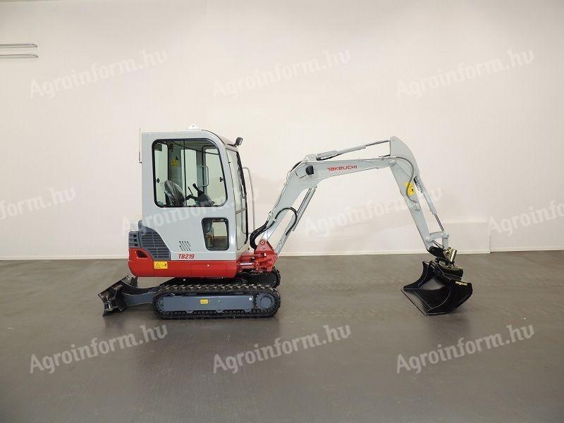 Takeuchi TB219 mini kotró eladó – 2016, 230 üzemóra, 2000 kg