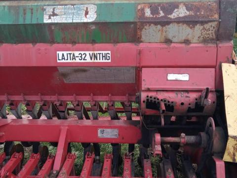 Eladó Kühne-Lajta vetőgép, 4 m munkaszélességgel, jó állapotban