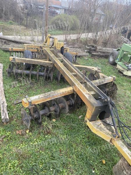 Eladó Busa vontatott tárcsa rögtörő hengerrel