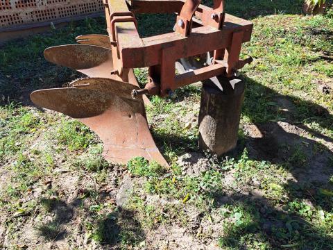 Mélyszántó kettes eke Mélyszántó kettes eke