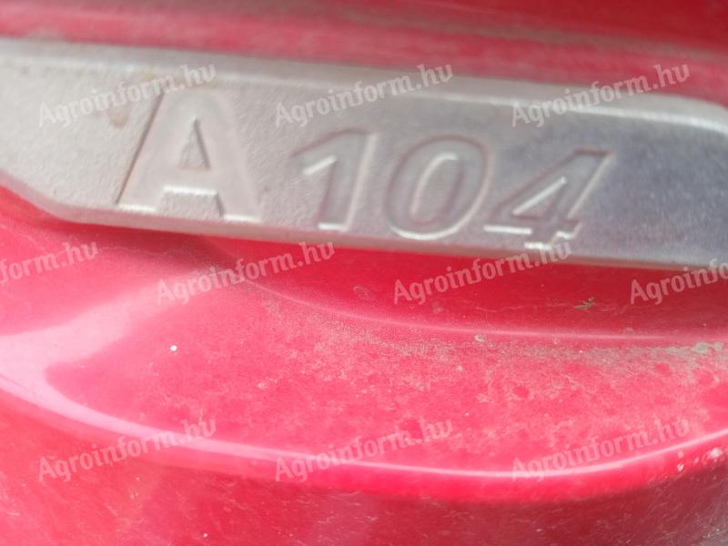 Valtra A104 homlokrakodóval és MTZ 820 eladó