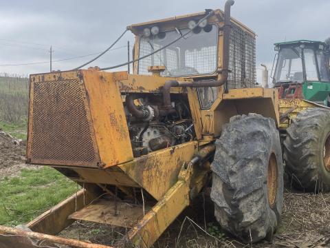 Eladó LKT 120 erdészeti vonszoló turbós motorral Eladó LKT 120 erdészeti vonszoló turbós motorral