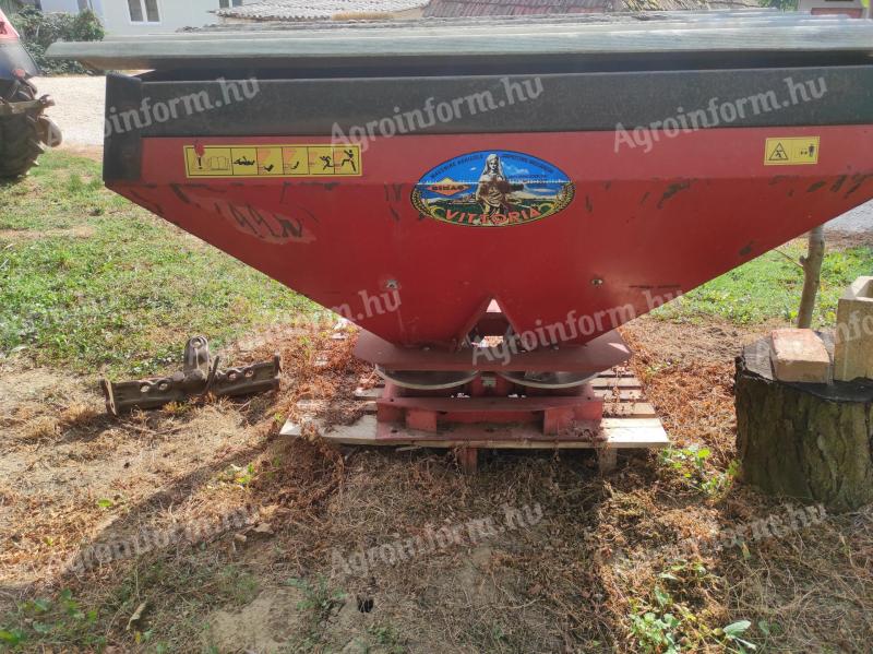 Eladó dupla tárcsás műtrágyaszóró jó állapotban