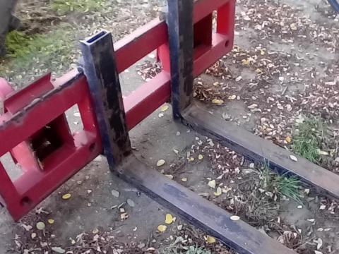 Eladó euro-norm csatlakozású raklapvilla adapter (Trac Lift) kiváló állapotban