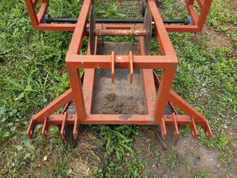 Bakháthúzó eladó – fóliafektető gép zöldségtermesztéshez Bakháthúzó eladó – fóliafektető gép zöldségtermesztéshez