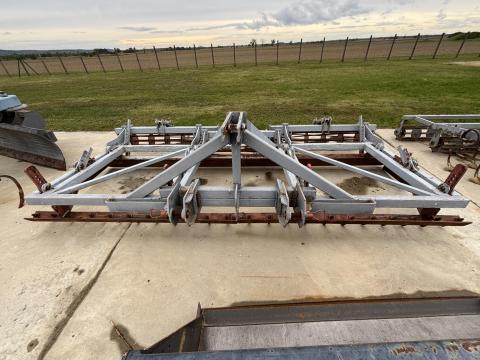 Függesztett 4 méteres simító