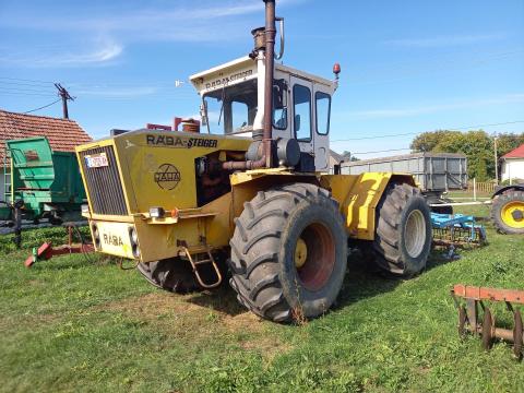 Rába Steiger 250 traktor 5 késes IH lazítóval eladó Rába Steiger 250 traktor 5 késes IH lazítóval eladó