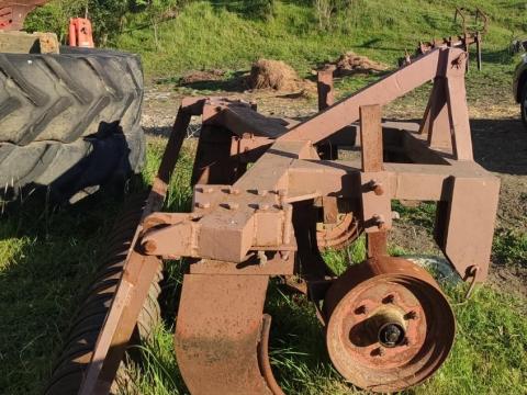 3 késes talajlazító rögtörővel eladó