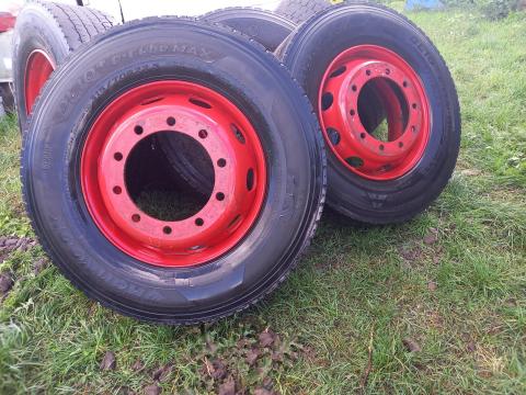 315/70 R22.5 gumi felnivel eladó 315/70 R22.5 gumi felnivel eladó