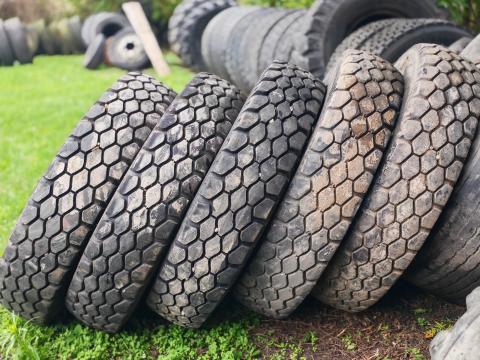 900R20 Kamaz M gumiabroncs eladó 900R20 Kamaz M gumiabroncs eladó