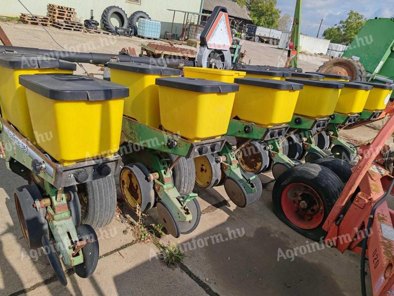 John Deere  szemenkénti vetőgép