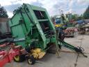 John Deere bálázó