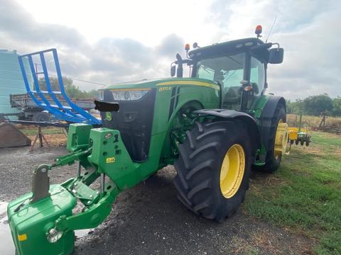 John Deere 8370R traktor kapcsolható ikerkerékkel,  ápoló kerék garnitúrával John Deere 8370R traktor kapcsolható ikerkerékkel,  ápoló kerék garnitúrával