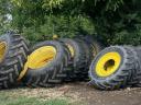 John Deere 8370R traktor kapcsolható ikerkerékkel,  ápoló kerék garnitúrával
