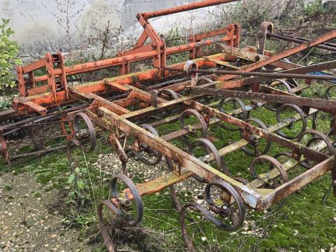 Rugóskapás kompaktor Rugóskapás kompaktor