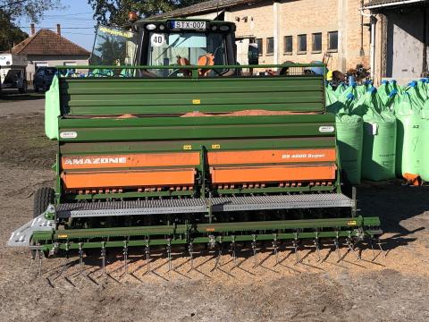 Amazone D9 vetőgép eladó, keveset használt, szinte új állapotban