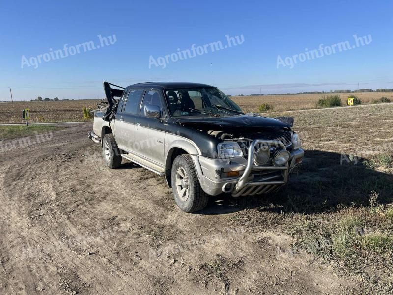 MITSUBISHI L 200 Pickup
