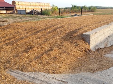 Eladó kukoricasiló Eladó kukoricasiló