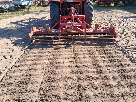 Lely 3 méteres forgóborona hidraulikus vetőgép konzollal Lely 3 méteres forgóborona hidraulikus vetőgép konzollal