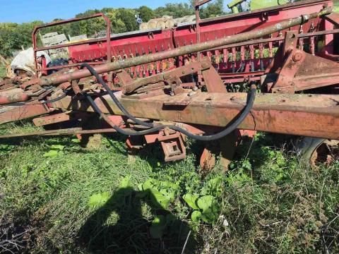 Rabe-IH félig függesztett 4 fejes eke eladó