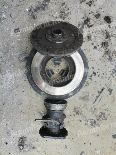 Warchalowski WT25 traktor alkatrészek és munkaeszközök eladók: 9,5-24 hátsó kerék, gumik, üzemanyagtartály, első híd, hidraulikaszivattyú