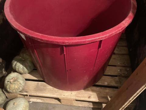 Olasz szüretelőkád, 350 literes, bordó Olasz szüretelőkád, 350 literes, bordó
