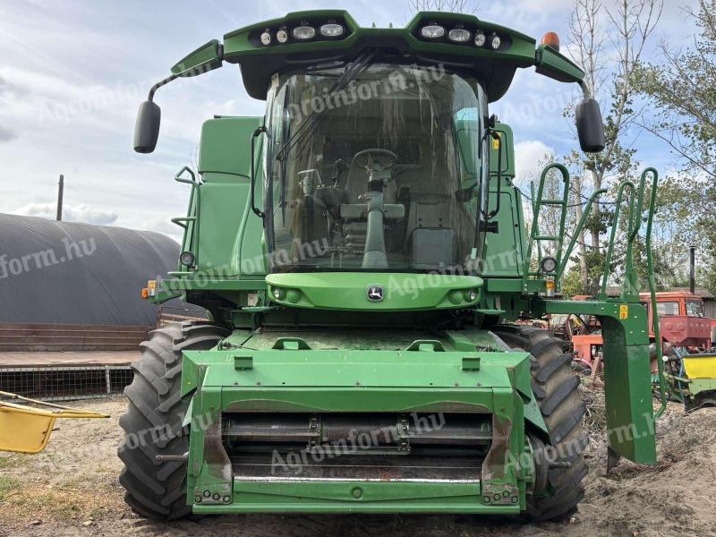 John Deere T660 kombájn
