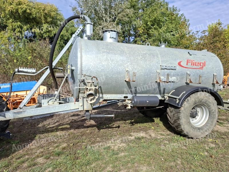 Fliegl szippantó tartálykocsi VFW8600 friss műszakival eladó