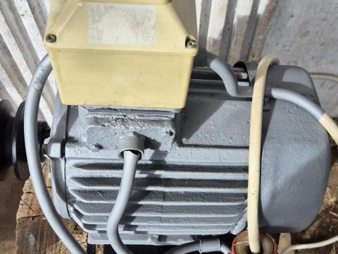 Terménymozgatáshoz háromfázisú tárcsás villanymotor eladó Nyíregyházán