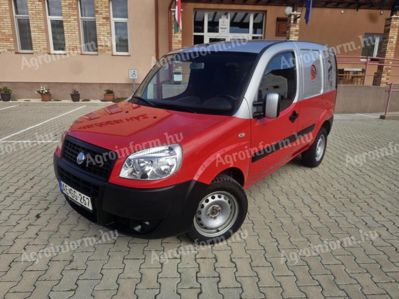 Fiat Doblo 1.9 JTD gyönyörű állapot, vonóhorog, friss műszaki, szervizkönyv, elektromos ablak