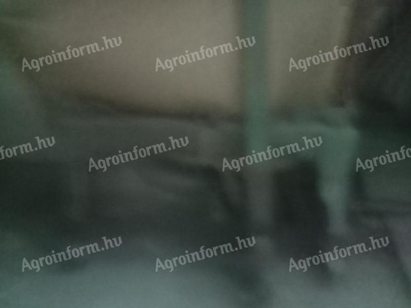 Eladó John Deere hátsó hasihuzo és gyorsharompont