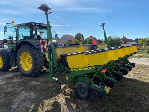 John Deere 1750 John Deere 1750