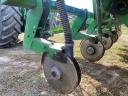 John Deere 1750