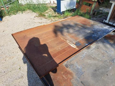 Eladó fém lemez tábla / lap /kármentesítő géptálca 117x118 3mm Eladó fém lemez tábla / lap /kármentesítő géptálca 117x118 3mm