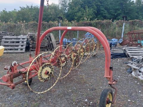 Eladó PZK 7/Z277/2 rendsodró, 2007-es gyártású, 7 csillagkerekes, vontatott